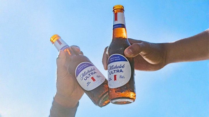 Consumo de Michelob Ultra cresce e impacta cartela de bebidas