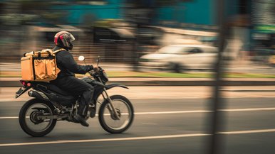 Taxa mínima de entrega: 71% dos brasileiros são contra