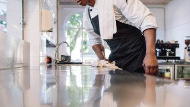 Importância das normas de higiene para proteger os clientes