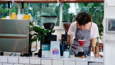 Inovação e experiência na quarta onda do café entre cafeterias