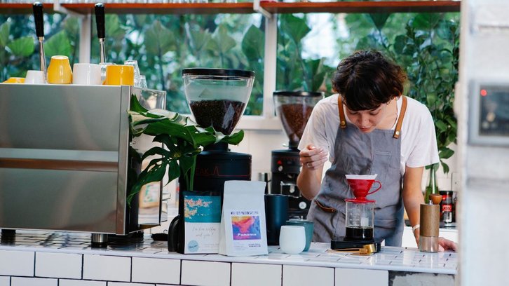 Inovação e experiência na quarta onda do café entre cafeterias