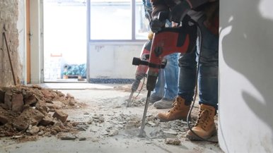 Reformar sem fechar: como manter o negócio em obra e o caixa em dia