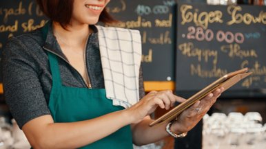 Cardápio digital em tablet para restaurante: vale a pena investir