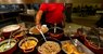 Comida a quilo: serviço criado no Brasil completa 40 anos