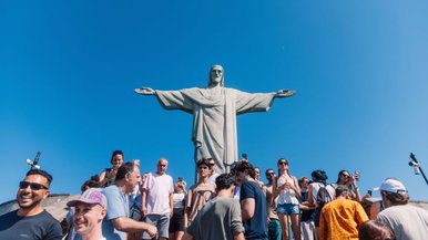 Recorde no turismo internacional pode aquecer bares e restaurantes