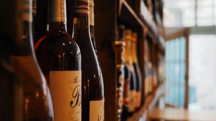 Está sobrando vinho no mundo