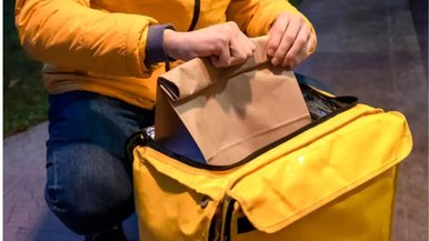 Delivery de comida: ter a frota própria ou terceirizar para os apps?