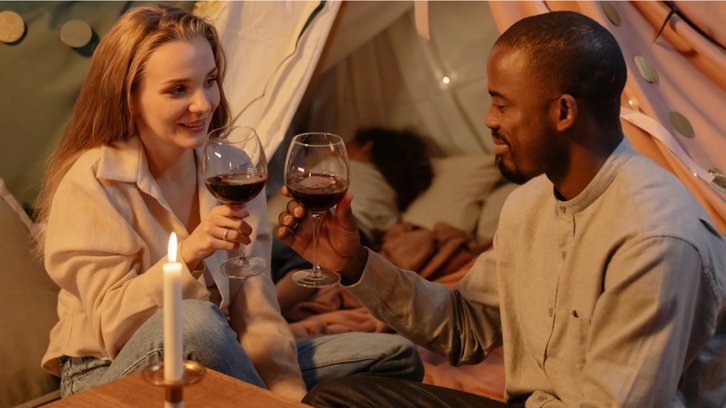 Você já tem delivery de gastronomia. Por que não ter também de vinho?