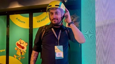 Testamos o capacete tecnológico da Keeta: o que muda para os entregadores?