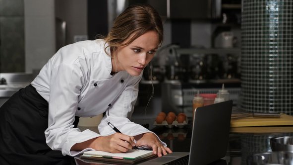 Descubra como aplicar a ficha técnica em bares e restaurantes